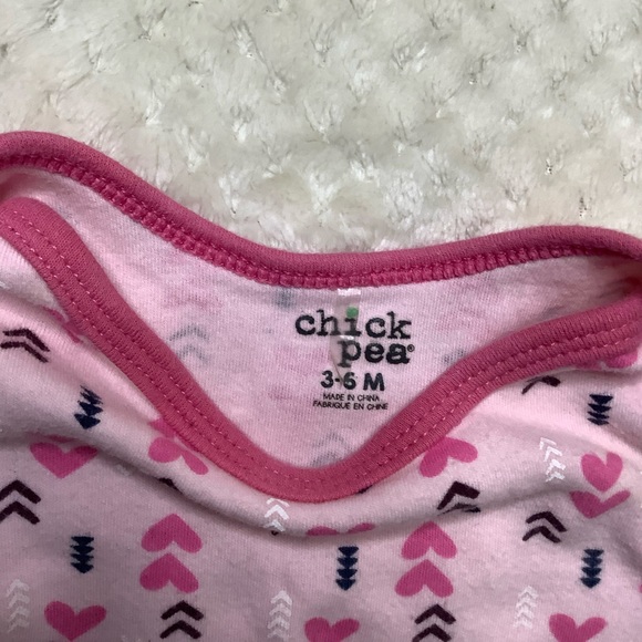 Chickpea Heart Pattern Bodysuit 3 Months to 6 months 3-6M 3M to 6M - Picture 2 of 3